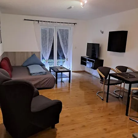 Zentrum Nauerz Apartament *