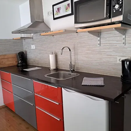 Zentrum Nauerz Apartment *