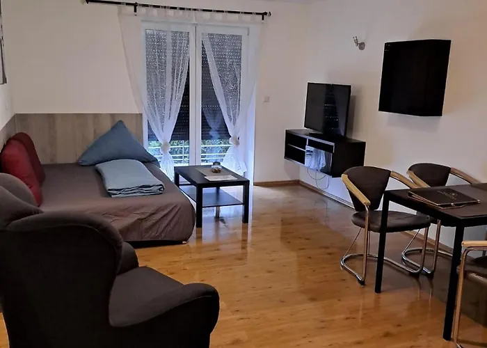 Zentrum Nauerz Apartment *